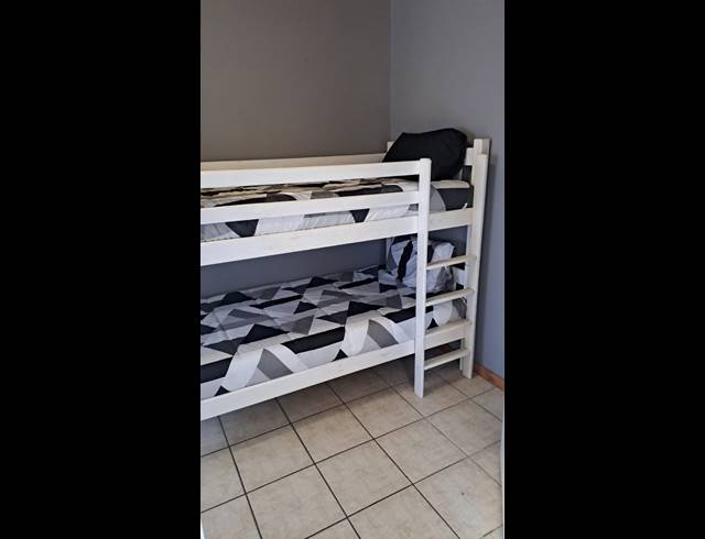 2 BEDROOM APARTMENT FOR SALE IN JEFFREYS BAY CENTRAL